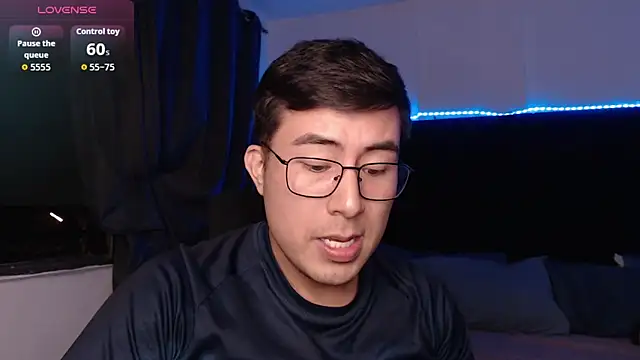 andrewmhilton_ webkamerás műsora