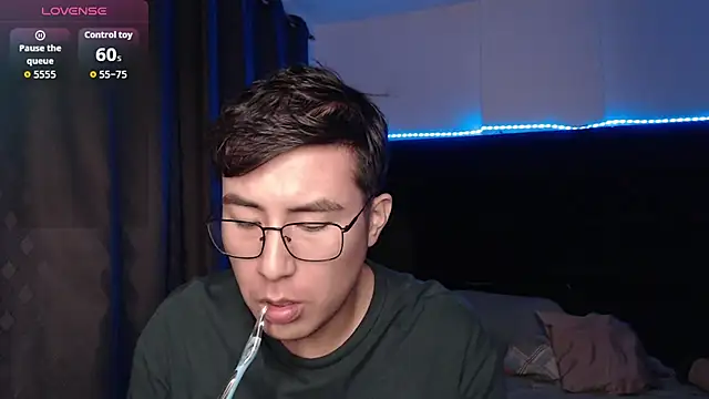 andrewmhilton_ 网络视讯表演