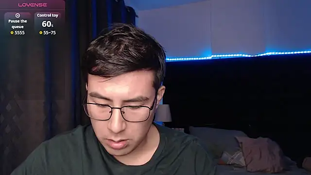andrewmhilton_ 网络视讯表演