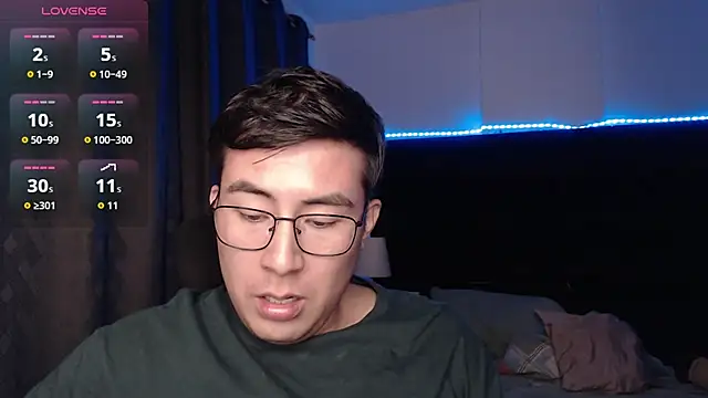 Вебкам-шоу andrewmhilton_