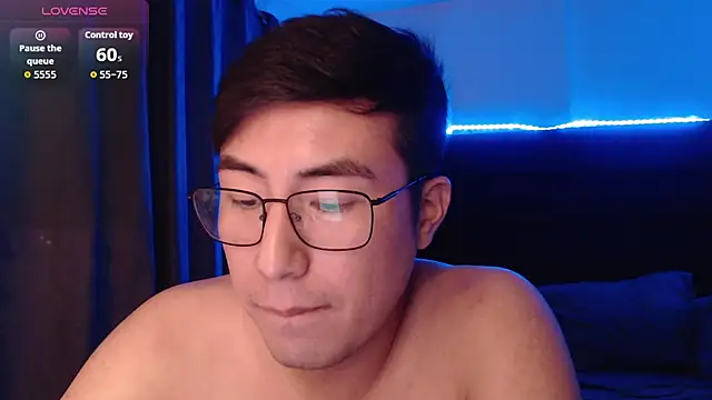 andrewmhilton_ Show Webcam