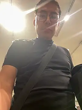 andrewmhilton_ Show Webcam