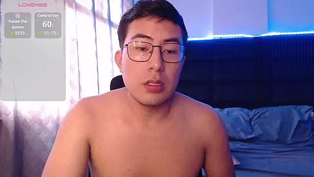 Show modela andrewmhilton_ na web-kameri