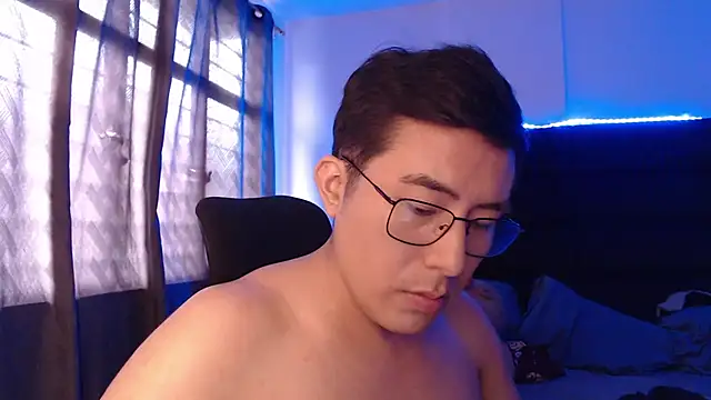 andrewmhilton_ 网络视讯表演