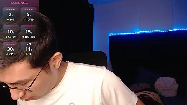 andrewmhilton_ Show Webcam