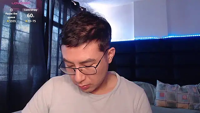andrewmhilton_'s Webcam Show