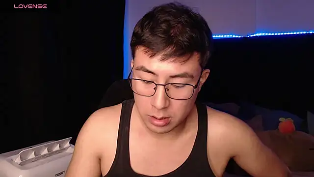 andrewmhilton_'s Webcam Show