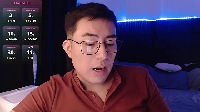 andrewmhilton_'s Webcam Show