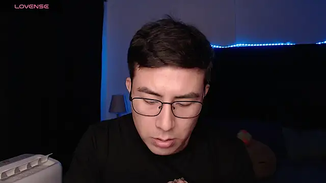andrewmhilton_ Show Webcam
