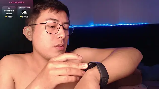 andrewmhilton_ Show Webcam