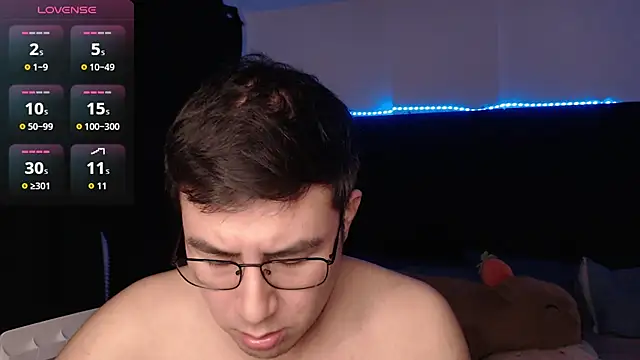 andrewmhilton_'s Webcam Show