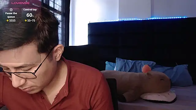 andrewmhilton_ Show Webcam