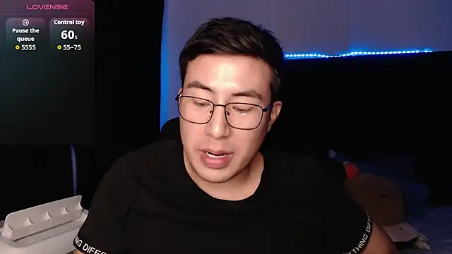 andrewmhilton_ Show Webcam