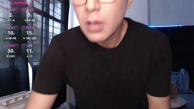 Pokazy przed kamerką – andrewmhilton_