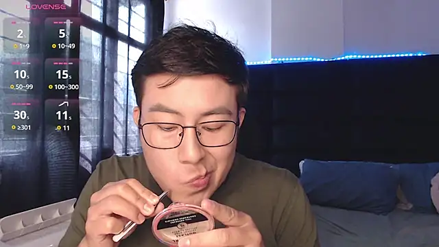 andrewmhilton_'s Webcam Show