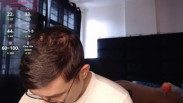 andrewmhilton_ webkamerás műsora