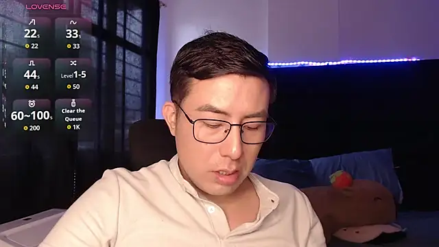 הופעת וובקאם של andrewmhilton_