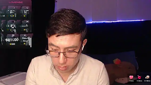 andrewmhilton_'s Webcam Show