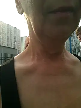 Celine_Faer1n Webbikameraesitys