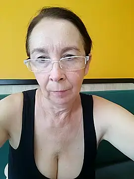 Chatroom XXX en direct de Celine_Faer1