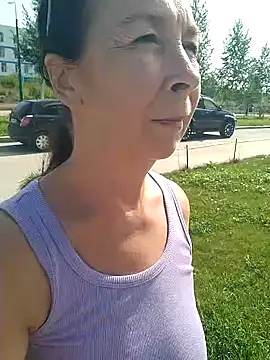Pokazy przed kamerką – Celine_Faer1