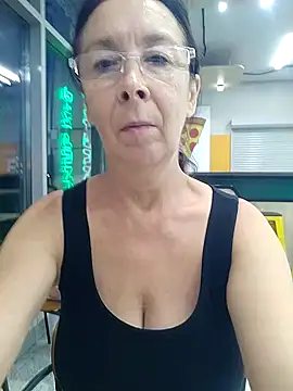 Chat XXX en directo de Celine_Faer1