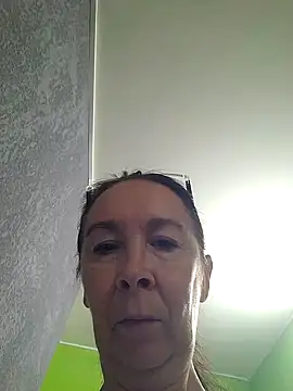 Celine_Faer1のライブXXXチャット