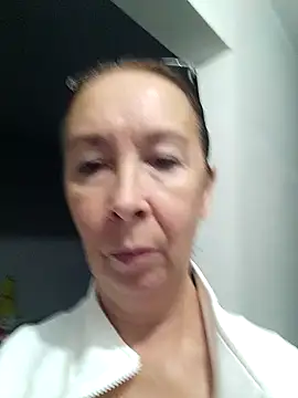 Chat XXX en directo de Celine_Faer1