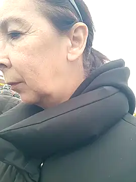 Celine_Faer1n Webbikameraesitys