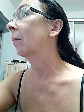 Chat XXX en directo de Celine_Faer1