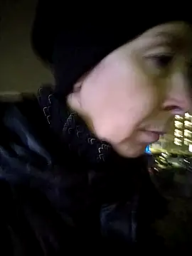 Celine_Faer1n Webbikameraesitys
