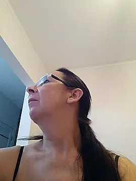 Pokazy przed kamerką – Celine_Faer1