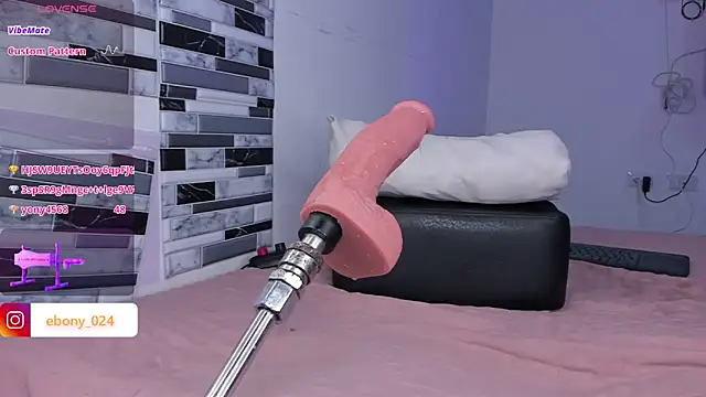 Chat soba uživo modela Nina_ebony
