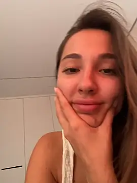 Chat XXX ao vivo de NotYourMiss