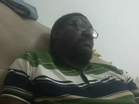 הופעת וובקאם של afrocamshooter