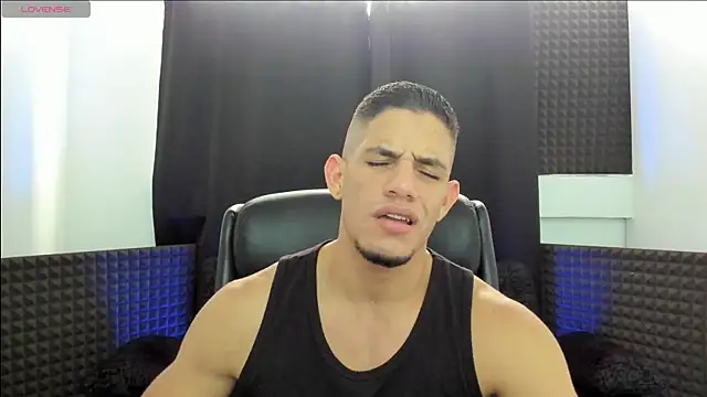 jhonnysnow17 网络视讯表演