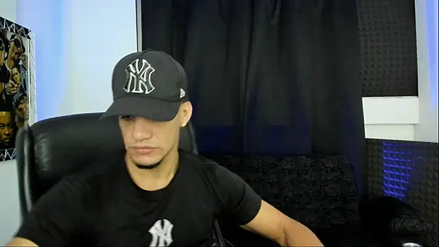Show modela jhonnysnow17 na web-kameri
