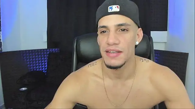 Chat +18 de jhonnysnow17 ao vivo