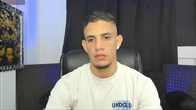 Show modela jhonnysnow17 na web-kameri