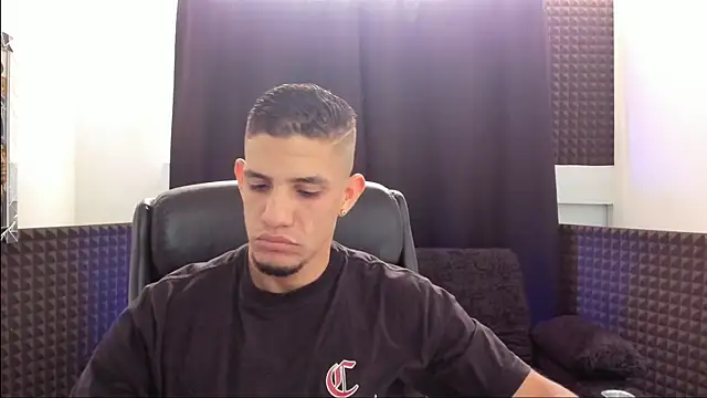 Chat +18 de jhonnysnow17 ao vivo