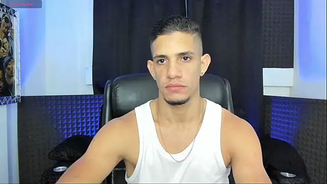 jhonnysnow17 Show in webcam