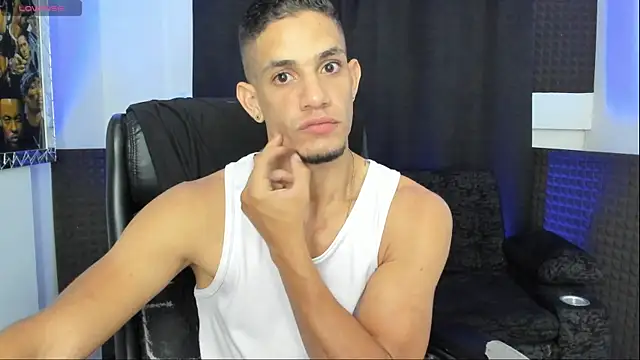 jhonnysnow17 Шоу с уебкамера