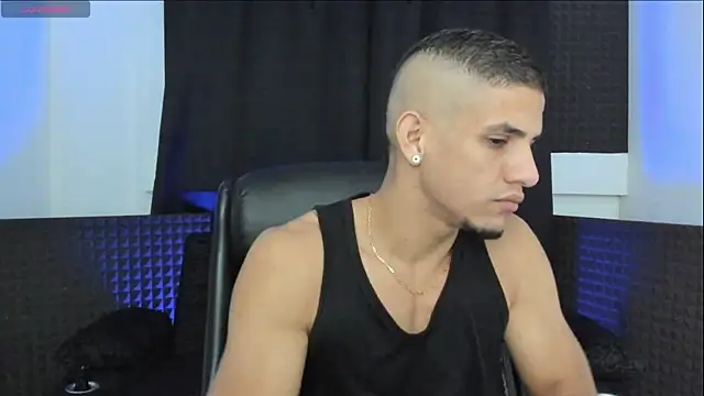 jhonnysnow17 Show in webcam
