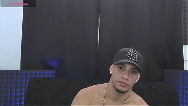 Webkamerová show jhonnysnow17