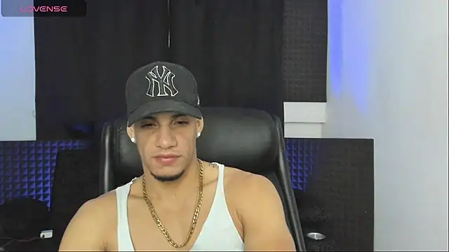 jhonnysnow17 webcam show