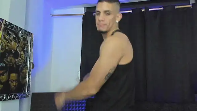 Webkamerová show jhonnysnow17