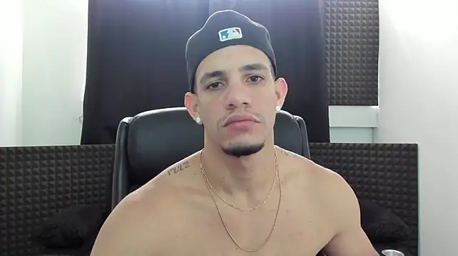 הופעת וובקאם של jhonnysnow17
