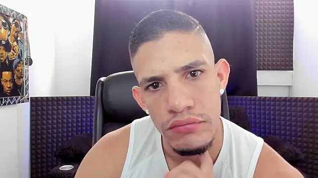 jhonnysnow17 Adlı Modelin Web Kamerası Şovu