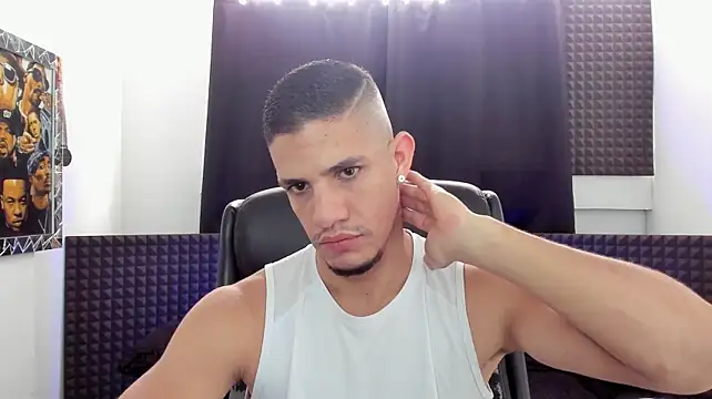 jhonnysnow17 Show in webcam