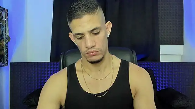 הופעת וובקאם של jhonnysnow17
